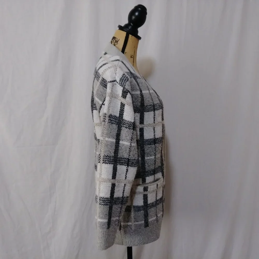 Cyrus Plaid Button Down Cardigan Sweater Grey White Charcoal Tan Small - Picture 5 of 10
